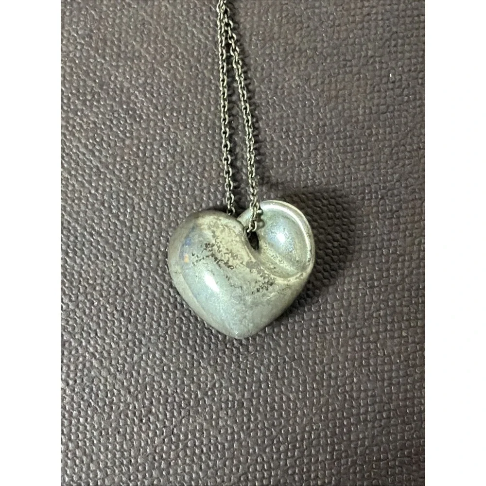 Tiffany & Co Solid Sterling Silver Puff Heart Charm Pendant Necklace 925‎ Patina